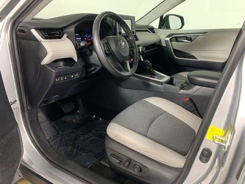 Used 2019 Toyota RAV4 XLE w/ Convenience Package image 30