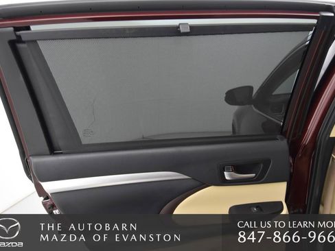 Used 2019 Toyota Highlander XLE image 32