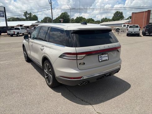 Used 2025 Lincoln Aviator Reserve w/ Equipment Group 201A AWD/4WD image 4