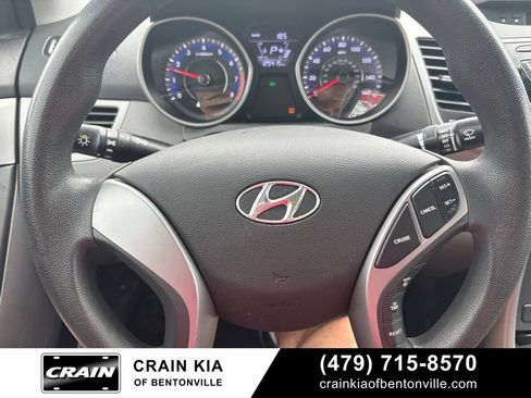 Used 2015 Hyundai Elantra SE FWD image 22