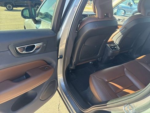Used 2019 Volvo XC60 T5 Inscription w/ Protection Package Premier image 16
