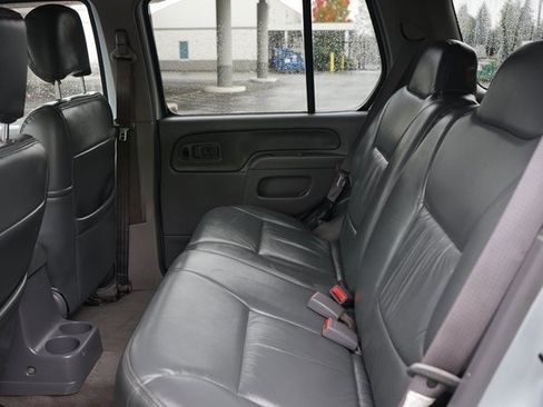 Used 2000 Nissan Xterra SE image 12