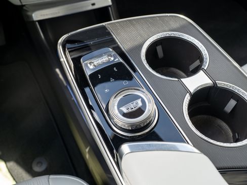 Used 2024 Cadillac Lyriq Luxury RWD image 39