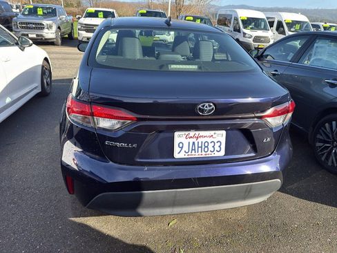 Used 2024 Toyota Corolla LE image 3