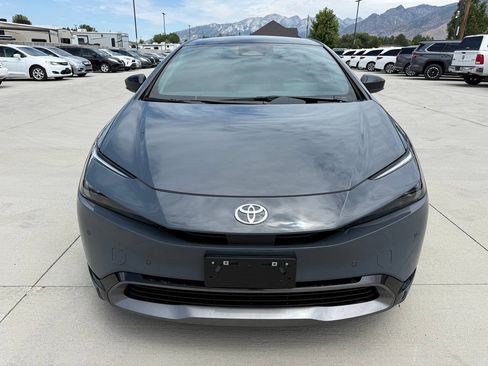 Used 2025 Toyota Prius XLE AWD/4WD image 8