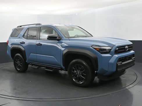 Used 2025 Toyota 4Runner SR5 AWD/4WD image 7