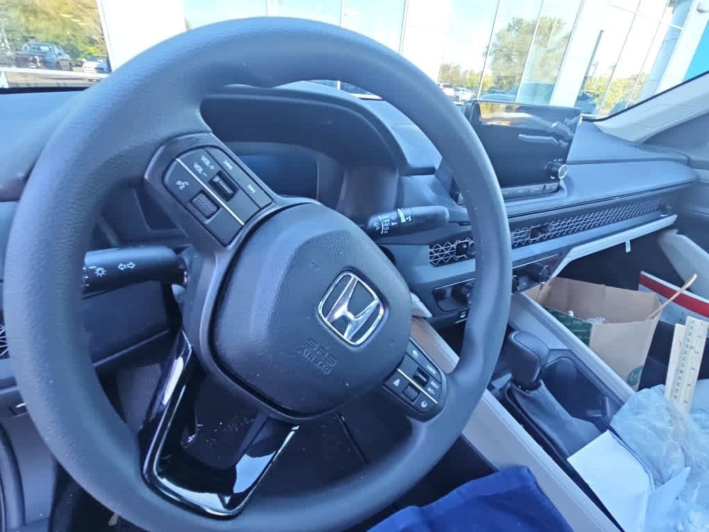 Used 2023 Honda Accord LX image 7