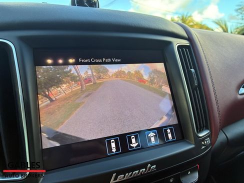 Used 2018 Maserati Levante S GranLusso image 27