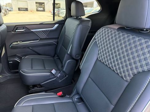 Used 2024 GMC Acadia Denali w/ LPO, Floor Liner Package FWD image 21