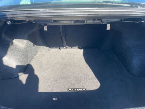 Used 2025 Nissan Altima 2.5 SV FWD image 31