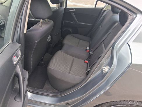 Used 2013 MAZDA MAZDA3 i SV FWD image 13