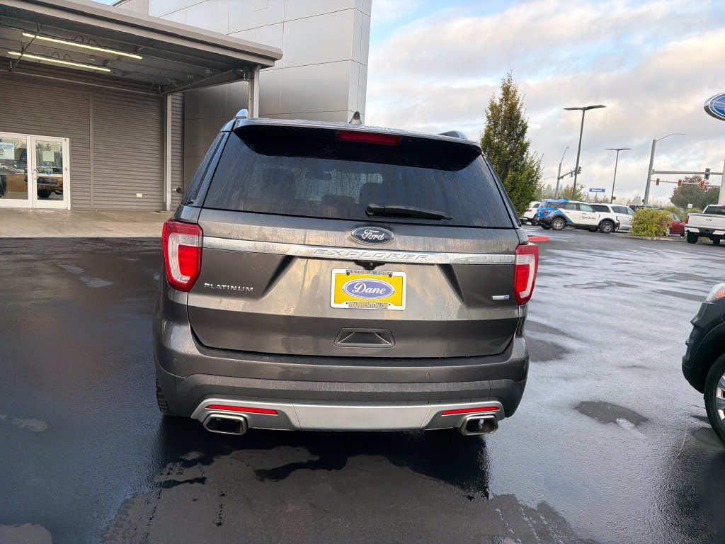 Used 2017 Ford Explorer Platinum AWD/4WD image 3