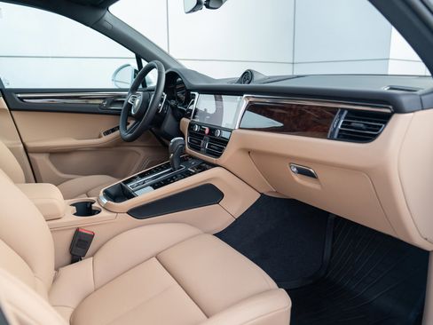 New 2026 Porsche Macan image 26