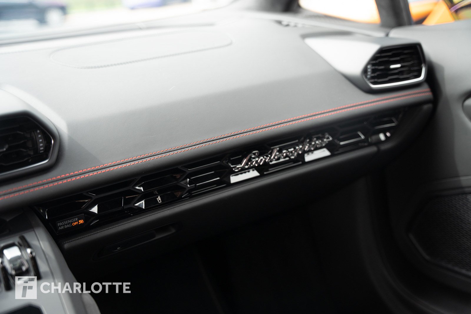 Used 2020 Lamborghini Huracan EVO RWD image 33