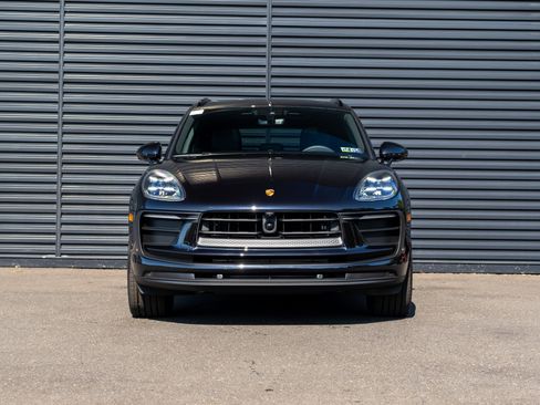 Used 2026 Porsche Macan image 11