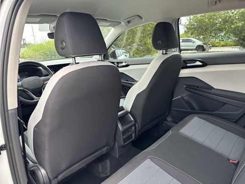 Certified 2025 Volkswagen Taos S FWD image 25