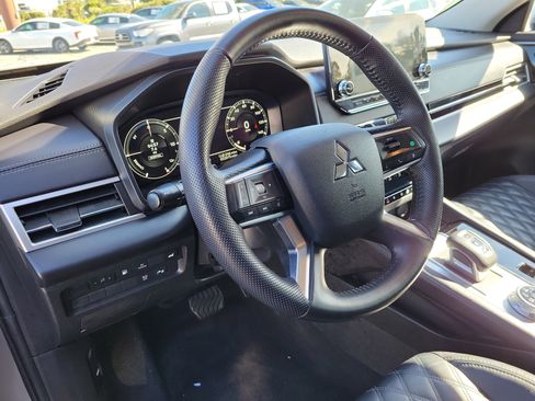 Used 2023 Mitsubishi Outlander SEL image 18