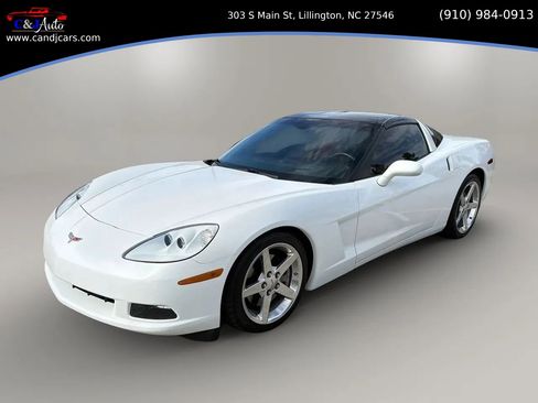 Used 2005 Chevrolet Corvette Coupe w/ Preferred Equipment Group RWD image 1
