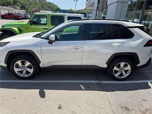 Used 2021 Toyota RAV4 XLE Premium AWD/4WD image 46