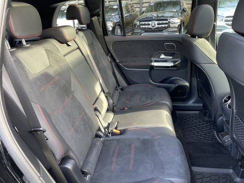 Used 2024 Mercedes-Benz GLB 250 image 44