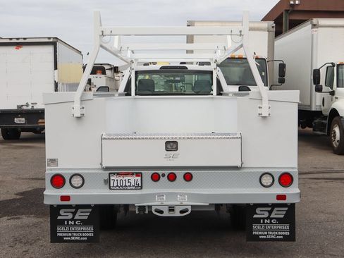Used 2024 Ford F550 2WD Regular Cab Super Duty w/ XL Chrome Package image 7