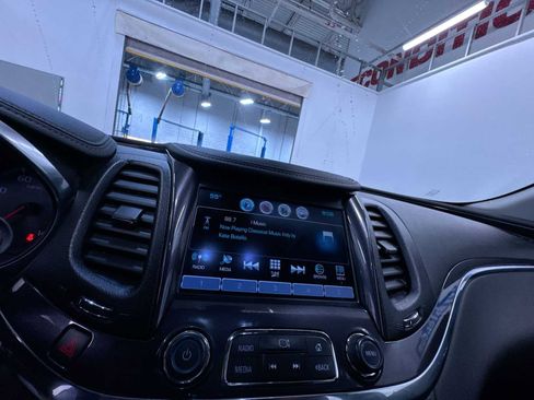 Used 2016 Chevrolet Impala LT image 23