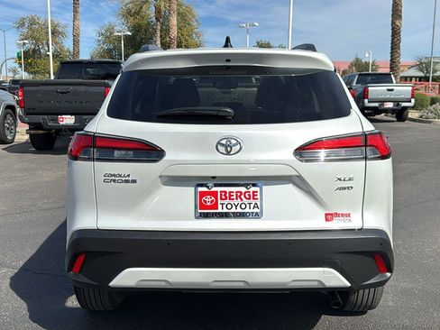 Certified 2025 Toyota Corolla Cross XLE image 6