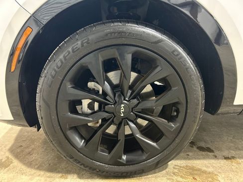 Used 2023 Kia Sorento SX image 8