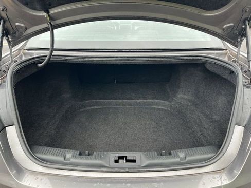 Used 2013 Ford Taurus SEL FWD image 32