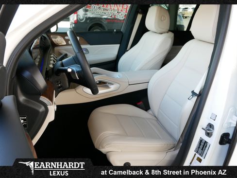 Used 2025 Mercedes-Benz GLE 450 4MATIC image 2