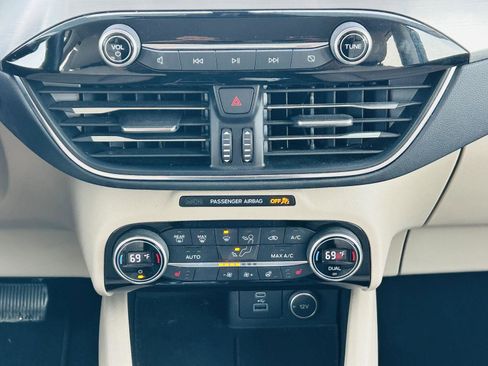 Used 2021 Ford Escape Titanium image 23