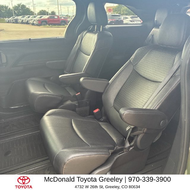 Used 2025 Toyota Sienna XLE Woodland Edition AWD/4WD image 17
