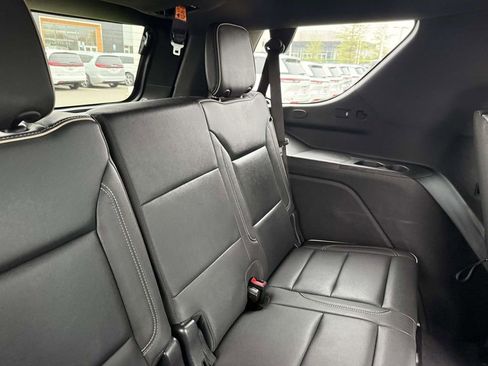 Used 2023 Chevrolet Tahoe Premier w/ Premium Package 2 AWD/4WD image 18