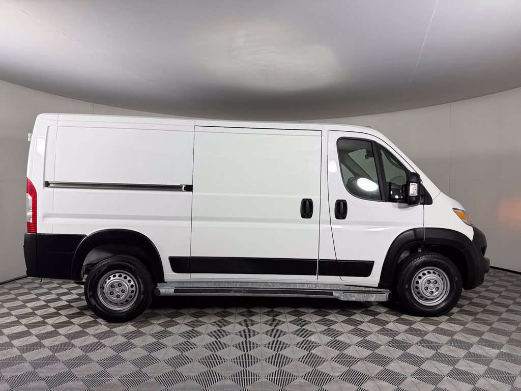Used 2025 RAM ProMaster 2500 w/ U-Haul Equipment Group FWD image 9