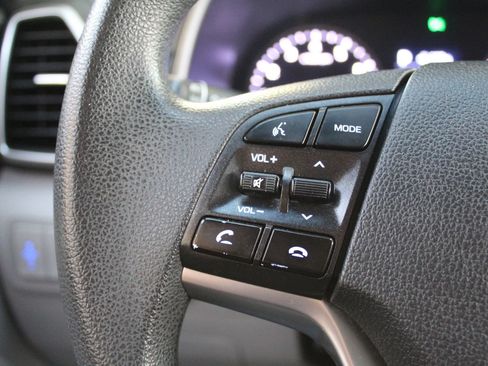 Used 2019 Hyundai Tucson SE AWD/4WD image 16