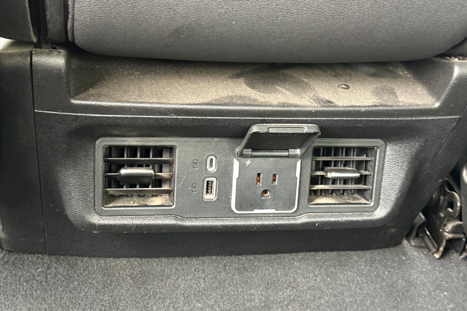 Used 2025 GMC Sierra 1500 SLT AWD/4WD image 40