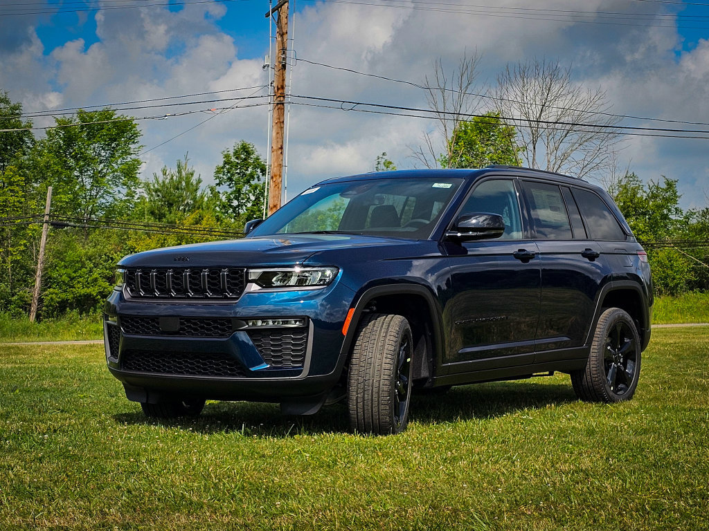 New 2026 Jeep Grand Cherokee Limited w/ Limited Altitude Package AWD/4WD image 7