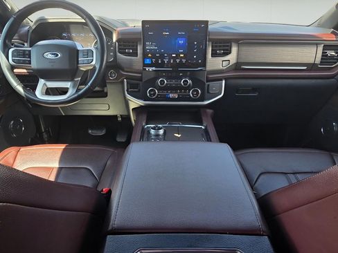 Used 2024 Ford Expedition Limited AWD/4WD image 14