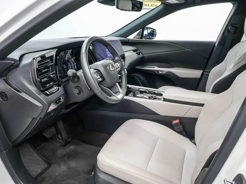 Used 2024 Lexus RX 350 Premium w/ Accessory Package (Z1) FWD image 18