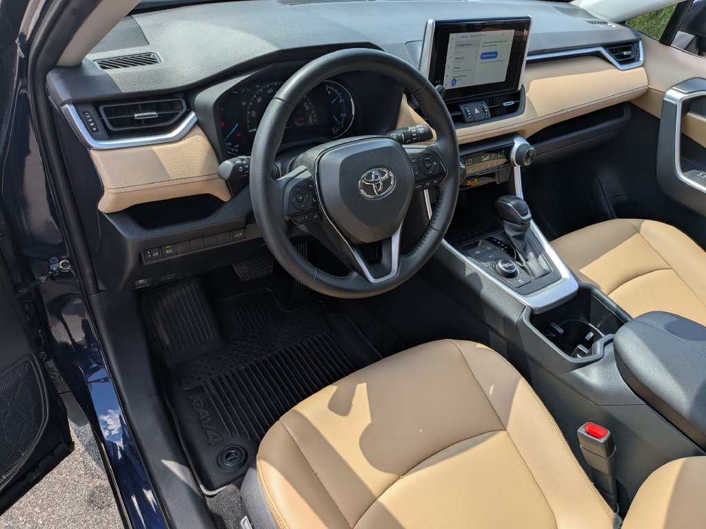 Used 2025 Toyota RAV4 XLE Premium AWD/4WD image 13