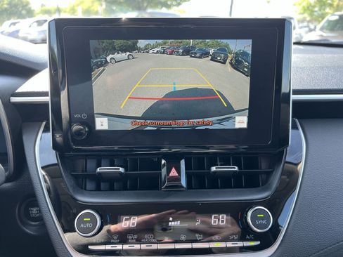 Used 2025 Toyota Corolla Cross XLE w/ Convenience Package AWD/4WD image 19