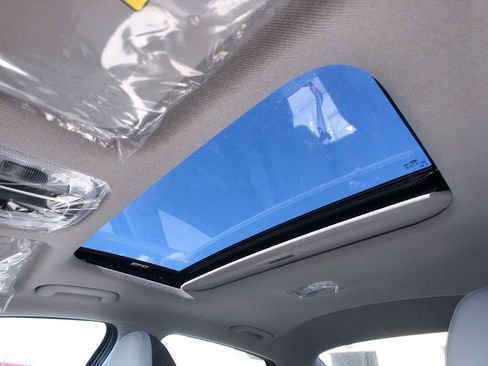 New 2025 Hyundai Elantra Limited image 23