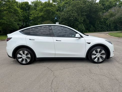 Used 2023 Tesla Model Y Long Range AWD/4WD image 5