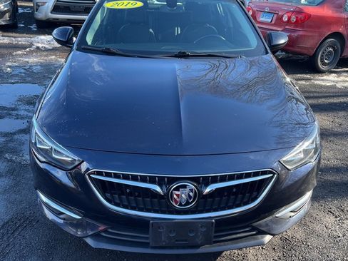 Used 2019 Buick Regal Preferred w/ Driver Confidence Package I image 2