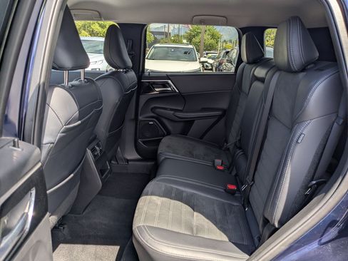 Used 2025 Mitsubishi Outlander SE AWD/4WD image 31