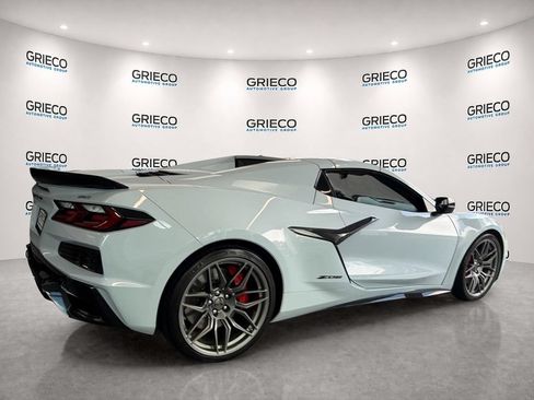 Used 2024 Chevrolet Corvette Z06 RWD image 7