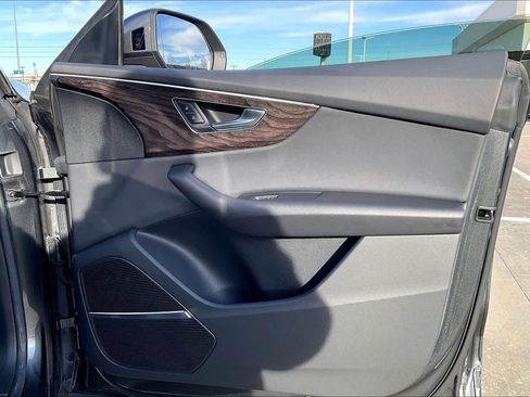 Used 2021 Audi Q8 Premium Plus image 21