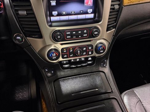 Used 2015 GMC Yukon Denali w/ Touring Package AWD/4WD image 9