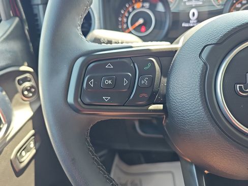 Used 2025 Jeep Wrangler Unlimited Sport AWD/4WD image 13