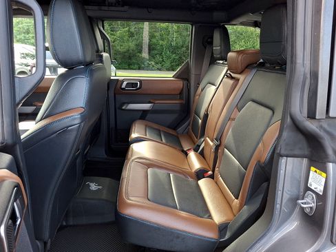 Used 2022 Ford Bronco Outer Banks AWD/4WD image 11